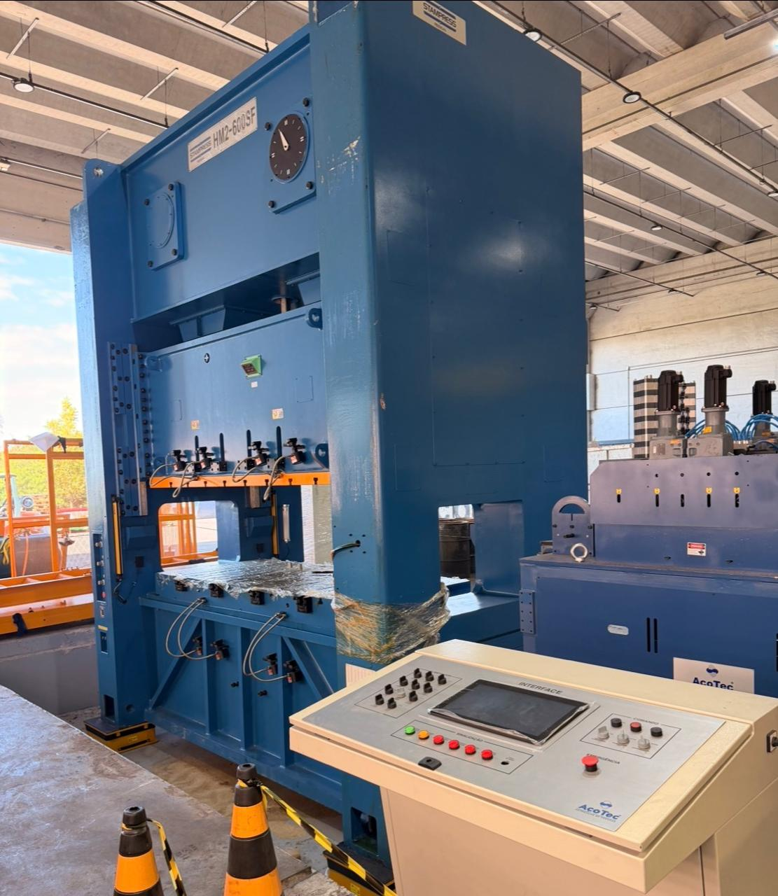 Prensa mecânica Stampress HM2-600SF com painel de controle Açotec